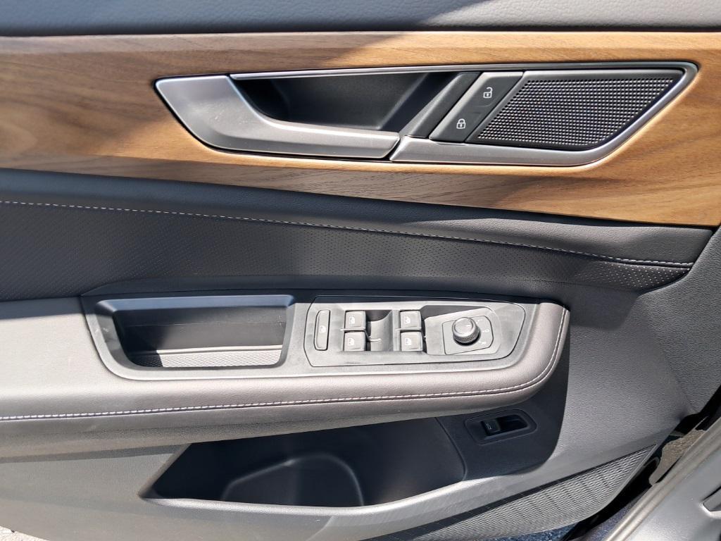 new 2025 Volkswagen Atlas car, priced at $42,029