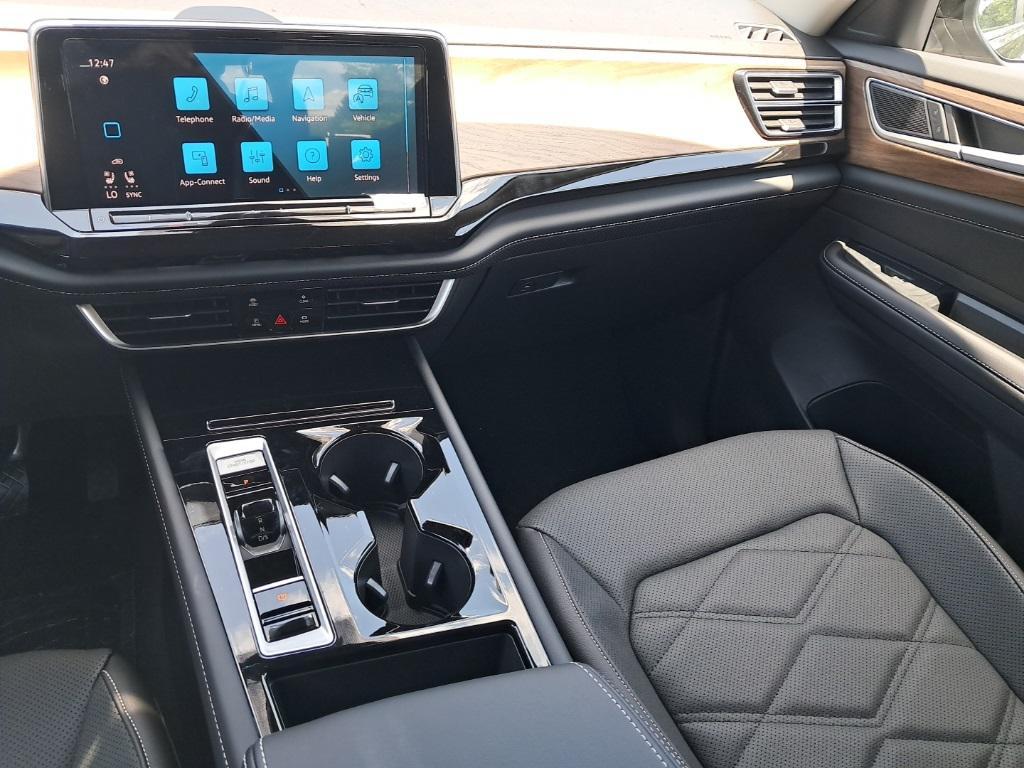 new 2025 Volkswagen Atlas car, priced at $42,029