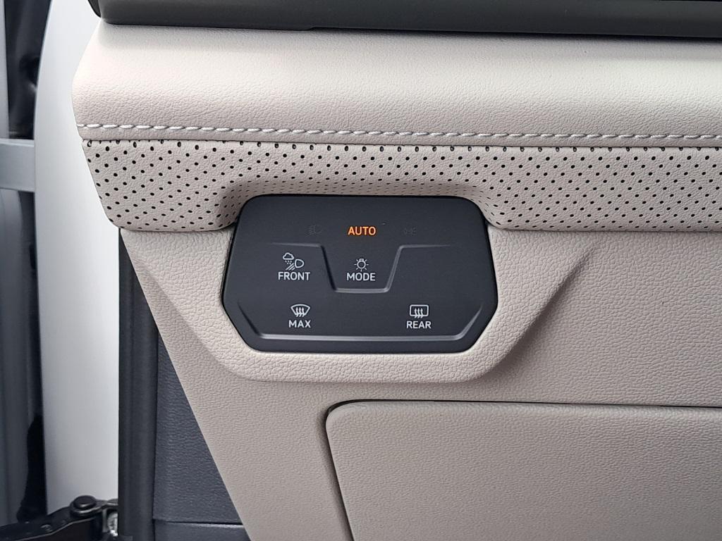 new 2025 Volkswagen Atlas car, priced at $41,136