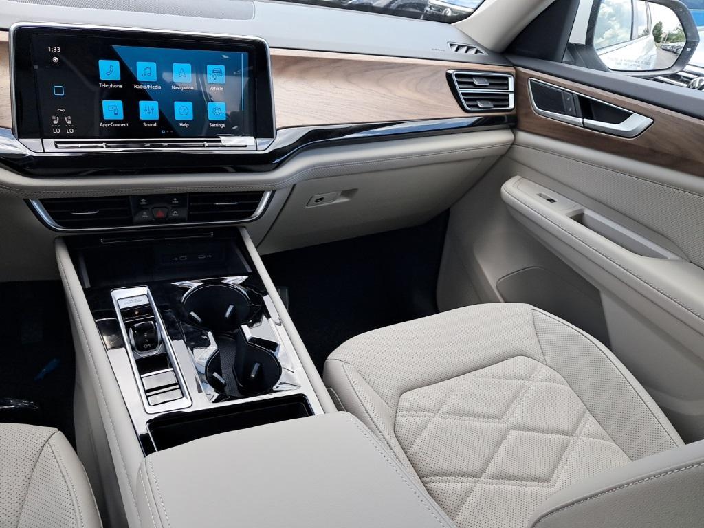 new 2025 Volkswagen Atlas car, priced at $41,136