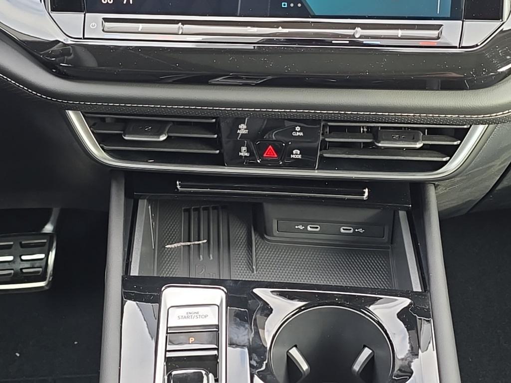 new 2025 Volkswagen Atlas car, priced at $49,598