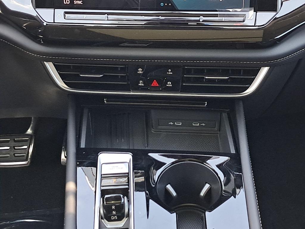 new 2025 Volkswagen Atlas car, priced at $51,009