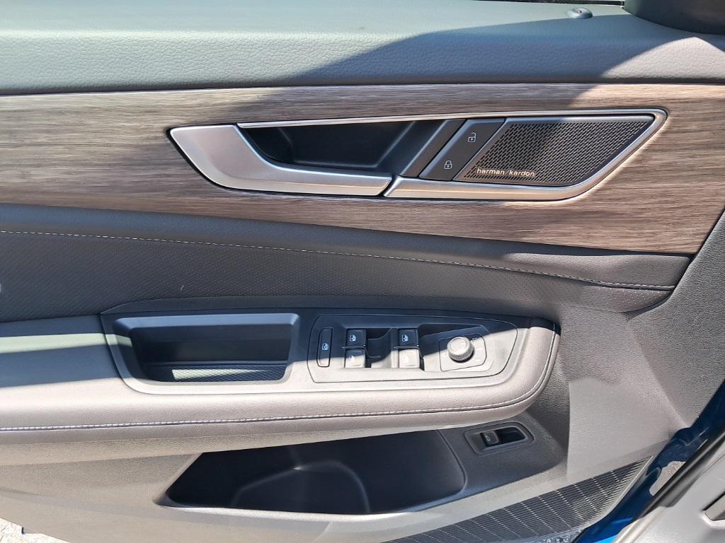 new 2025 Volkswagen Atlas car, priced at $51,009