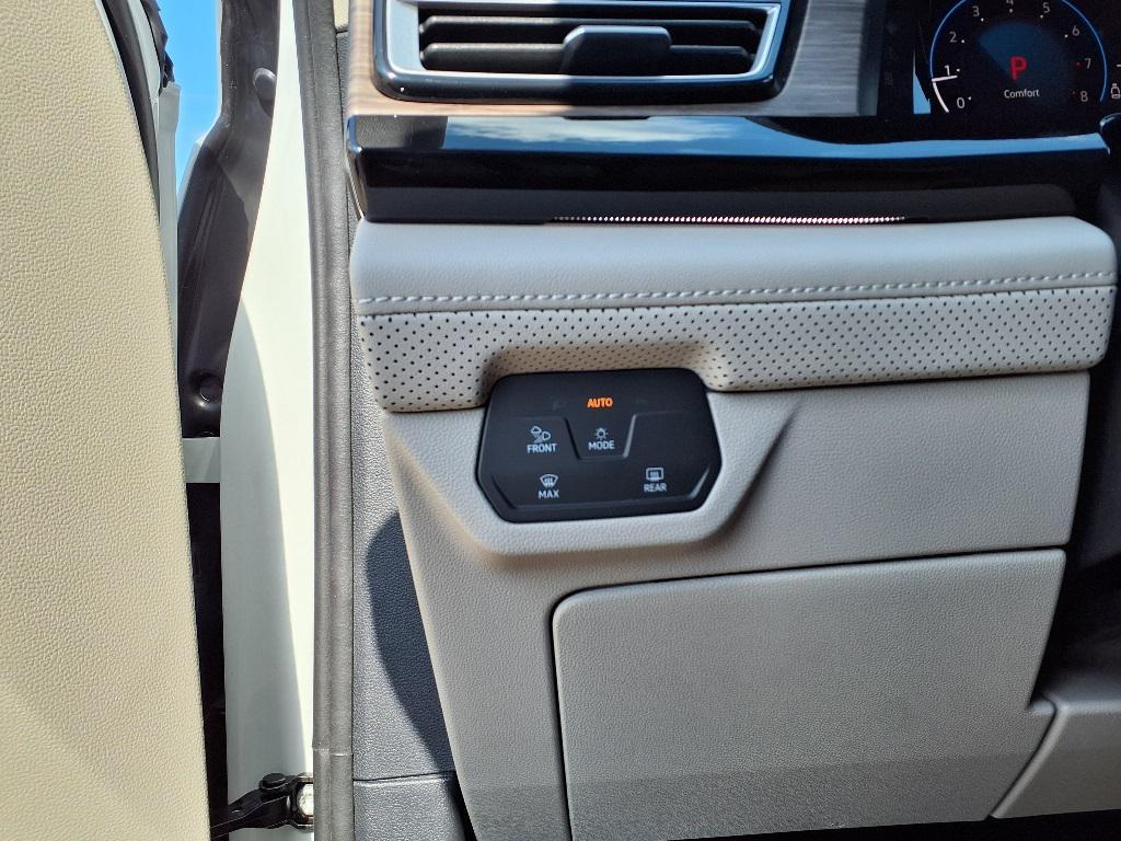 new 2026 Volkswagen Atlas car, priced at $55,216