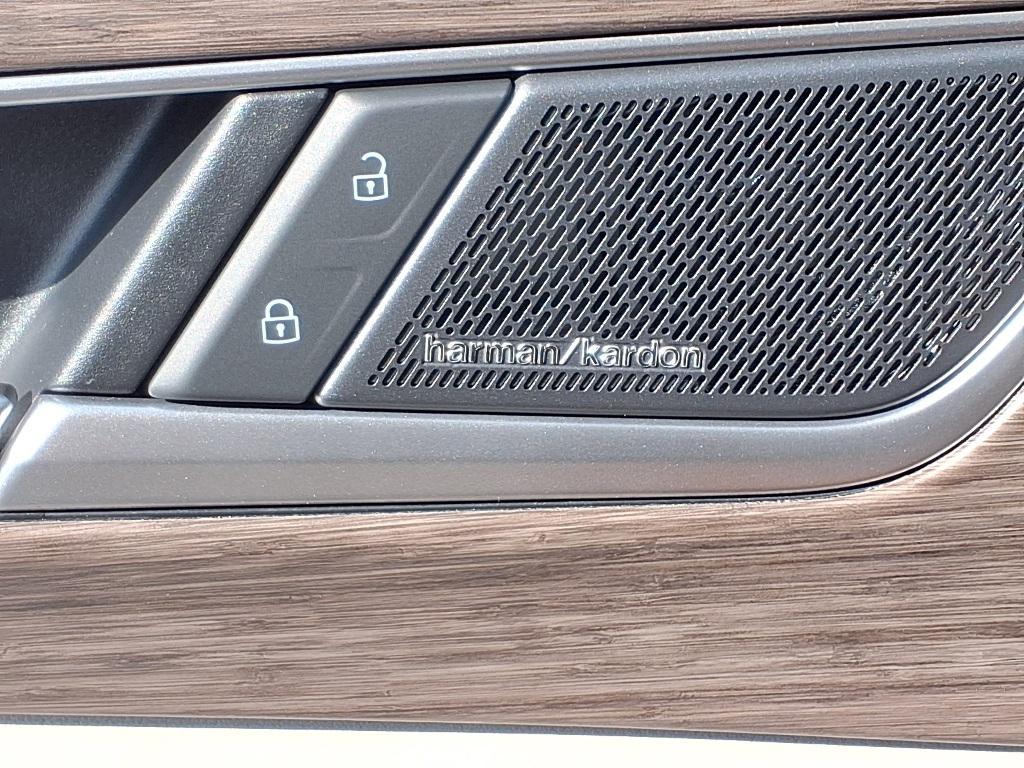 new 2026 Volkswagen Atlas car, priced at $55,216