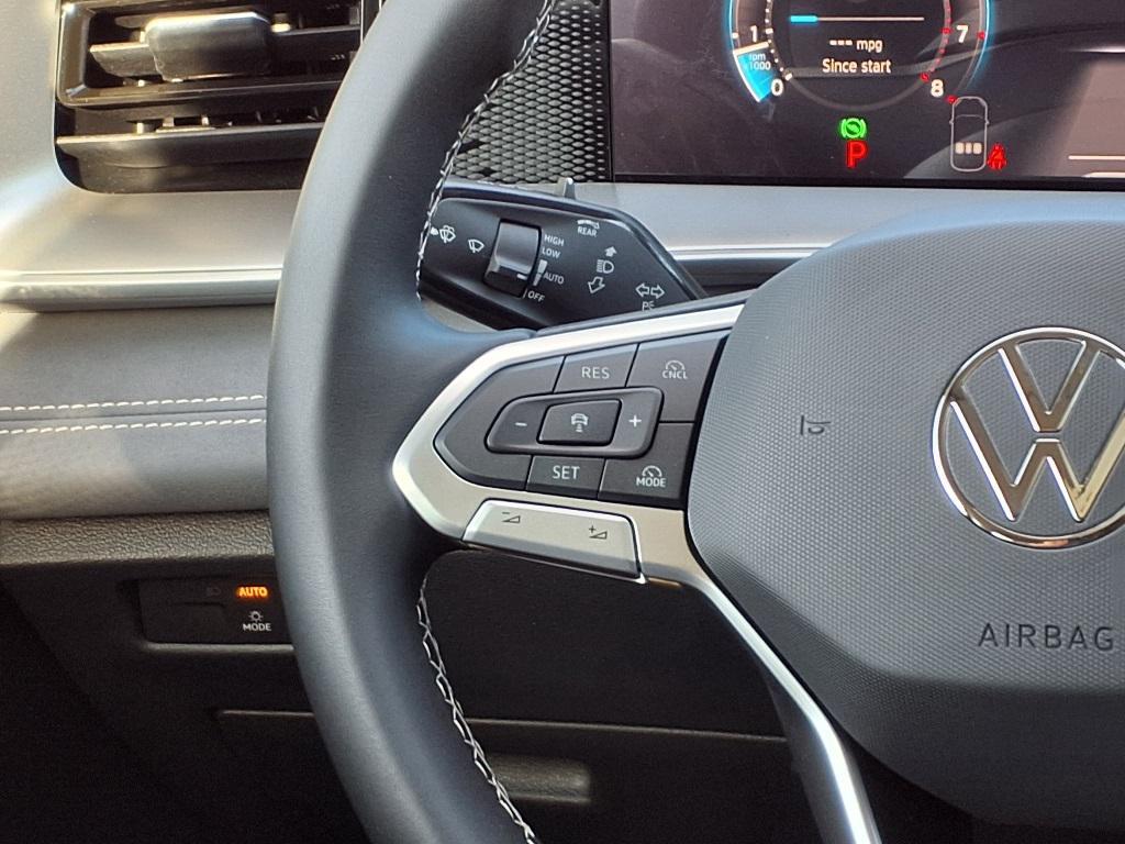 new 2025 Volkswagen Tiguan car, priced at $34,070