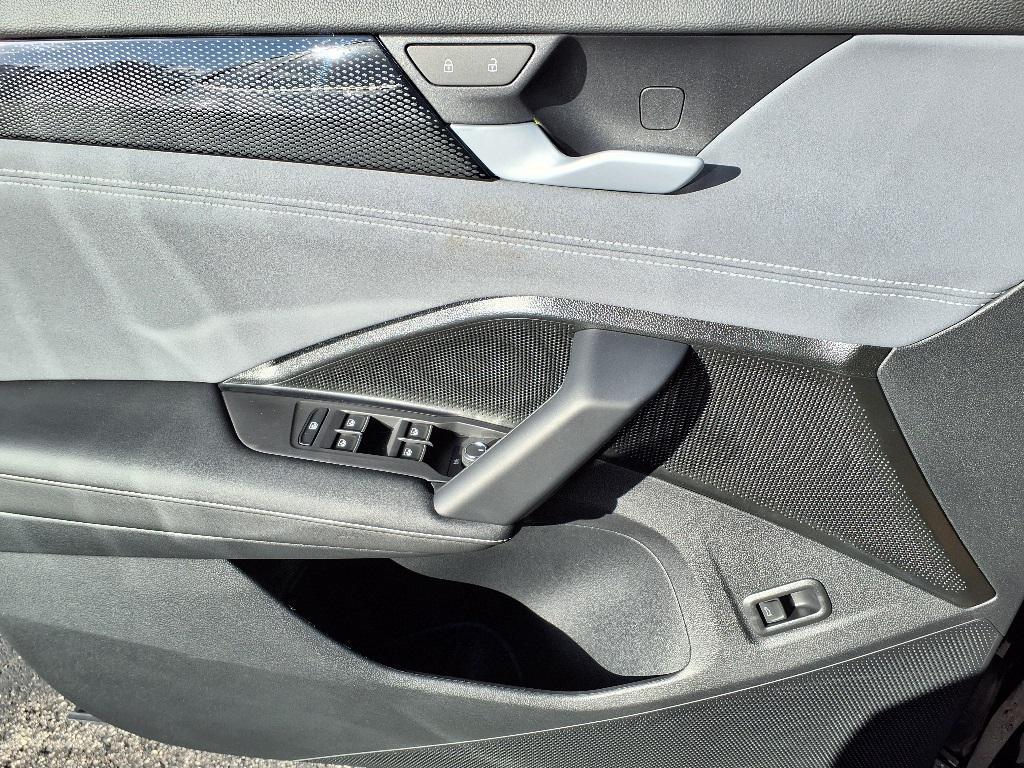 new 2025 Volkswagen Tiguan car, priced at $34,070