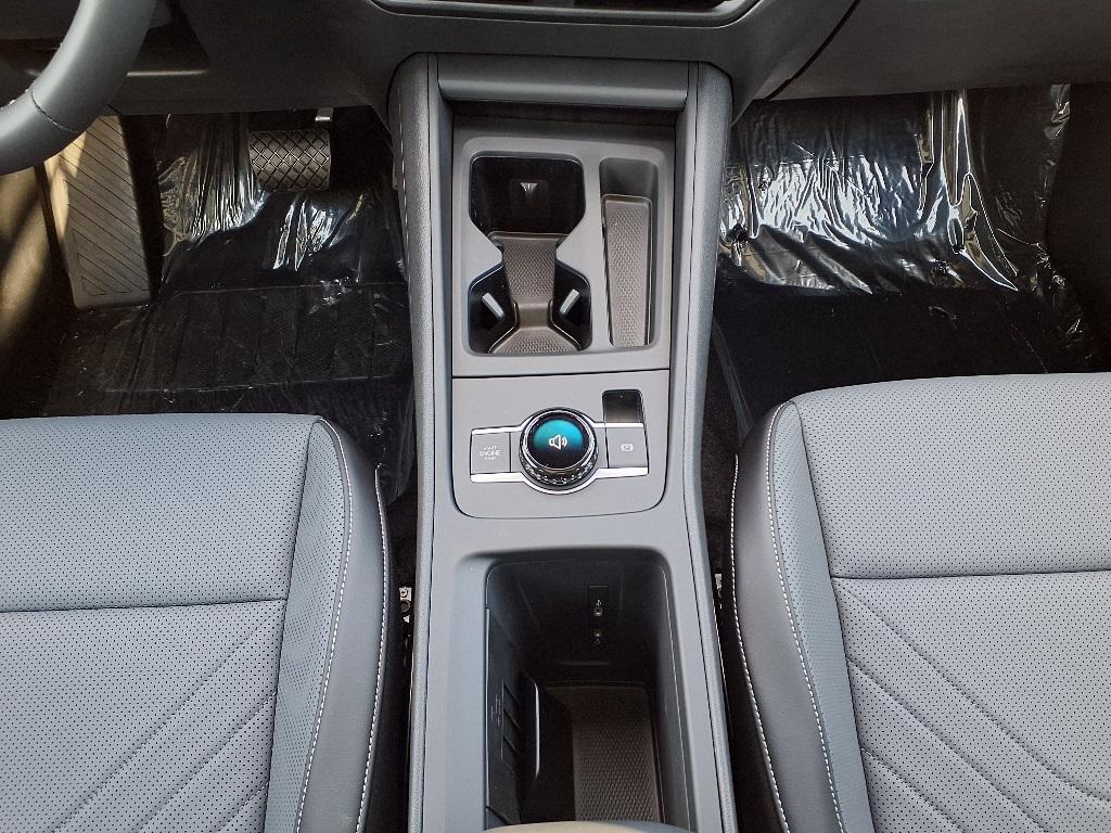 new 2025 Volkswagen Tiguan car, priced at $34,070