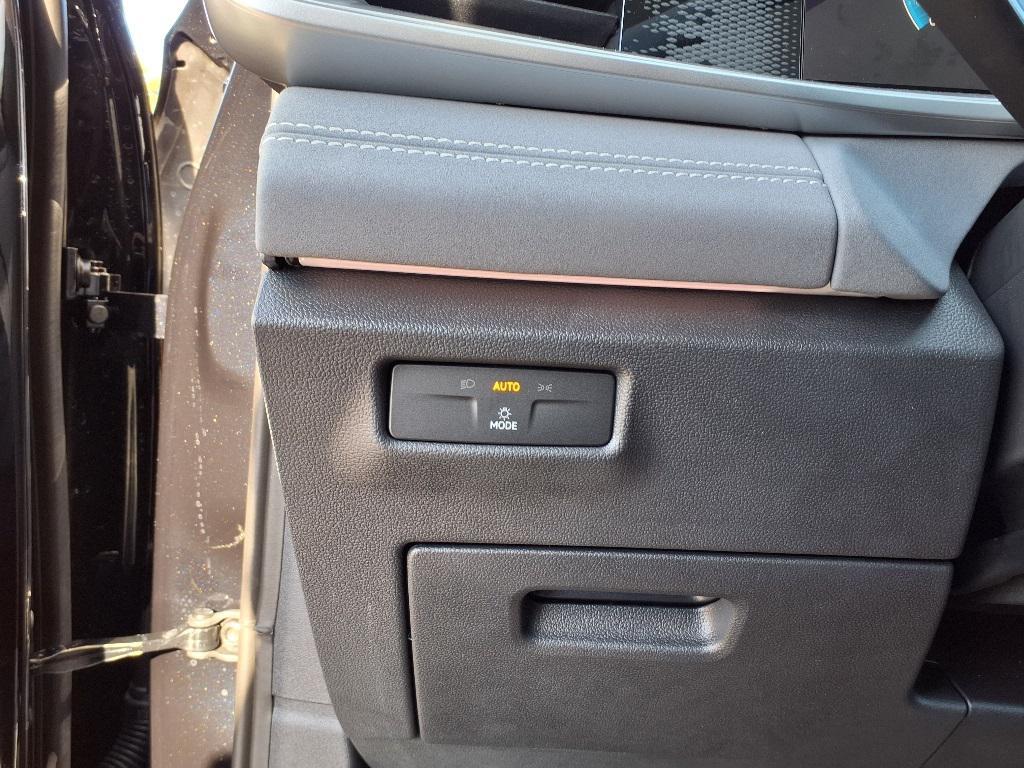 new 2025 Volkswagen Tiguan car, priced at $34,070