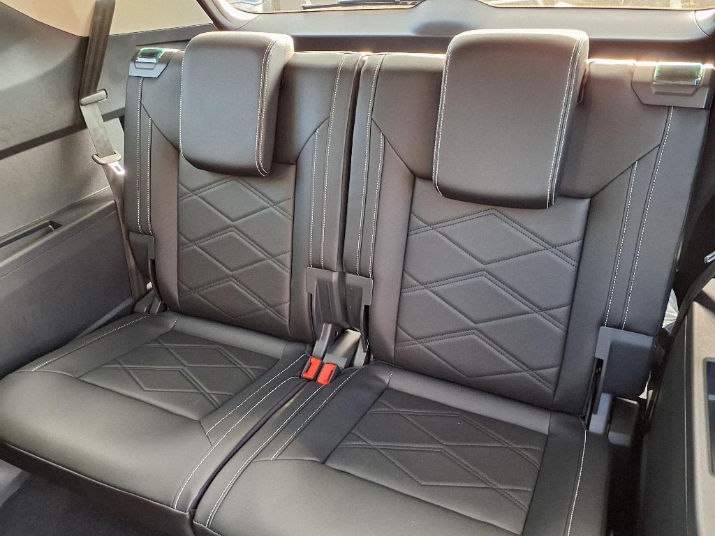 new 2026 Volkswagen Atlas car, priced at $46,427