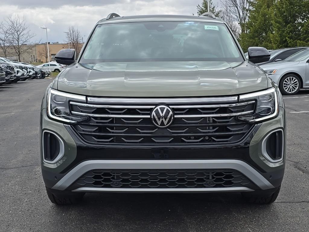 new 2025 Volkswagen Atlas car, priced at $43,058