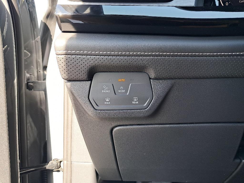 new 2026 Volkswagen Atlas Cross Sport car, priced at $47,052