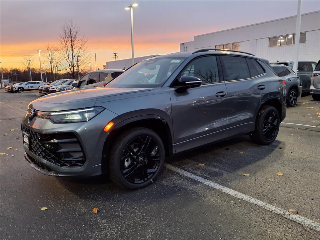 new 2025 Volkswagen Tiguan car, priced at $35,544