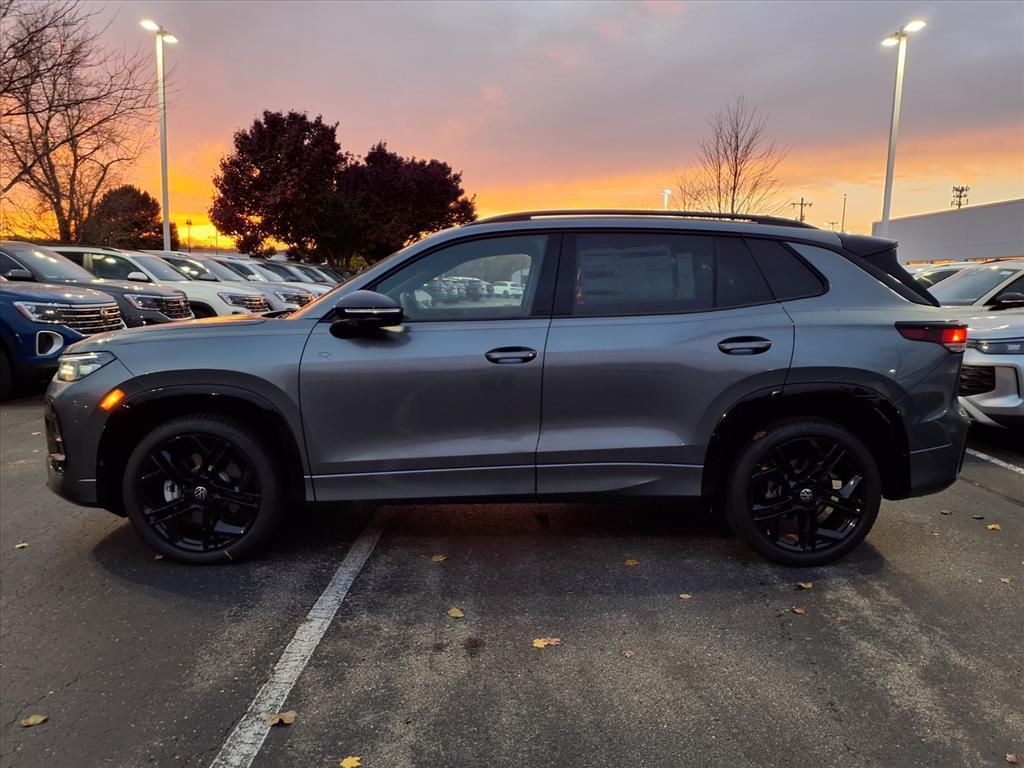 new 2025 Volkswagen Tiguan car, priced at $35,544