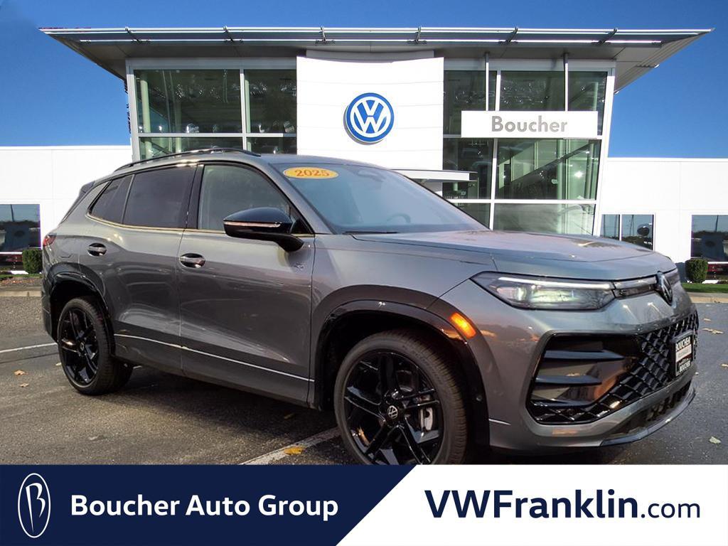 new 2025 Volkswagen Tiguan car, priced at $36,044