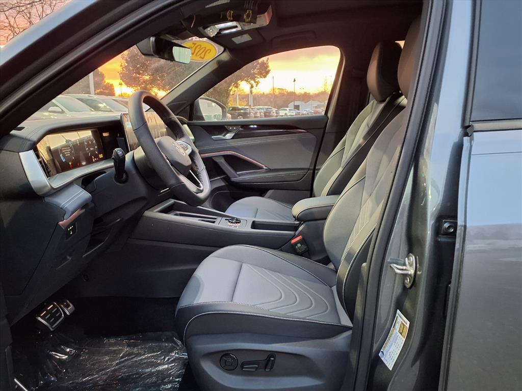 new 2025 Volkswagen Tiguan car, priced at $35,544