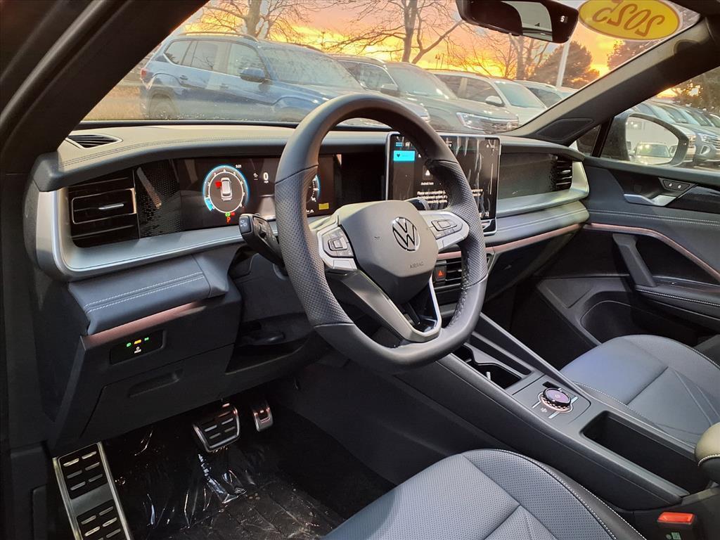 new 2025 Volkswagen Tiguan car, priced at $35,544
