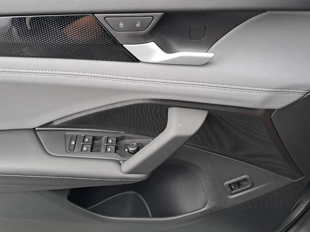 new 2025 Volkswagen Tiguan car, priced at $34,252