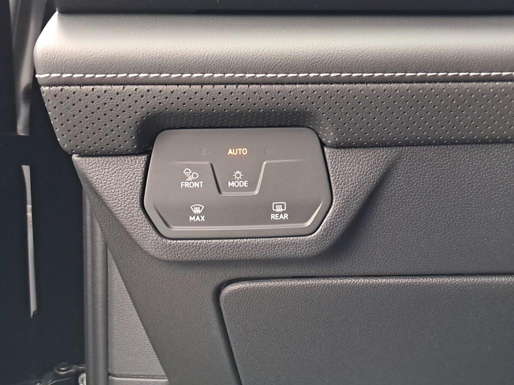 new 2025 Volkswagen Atlas car, priced at $41,648