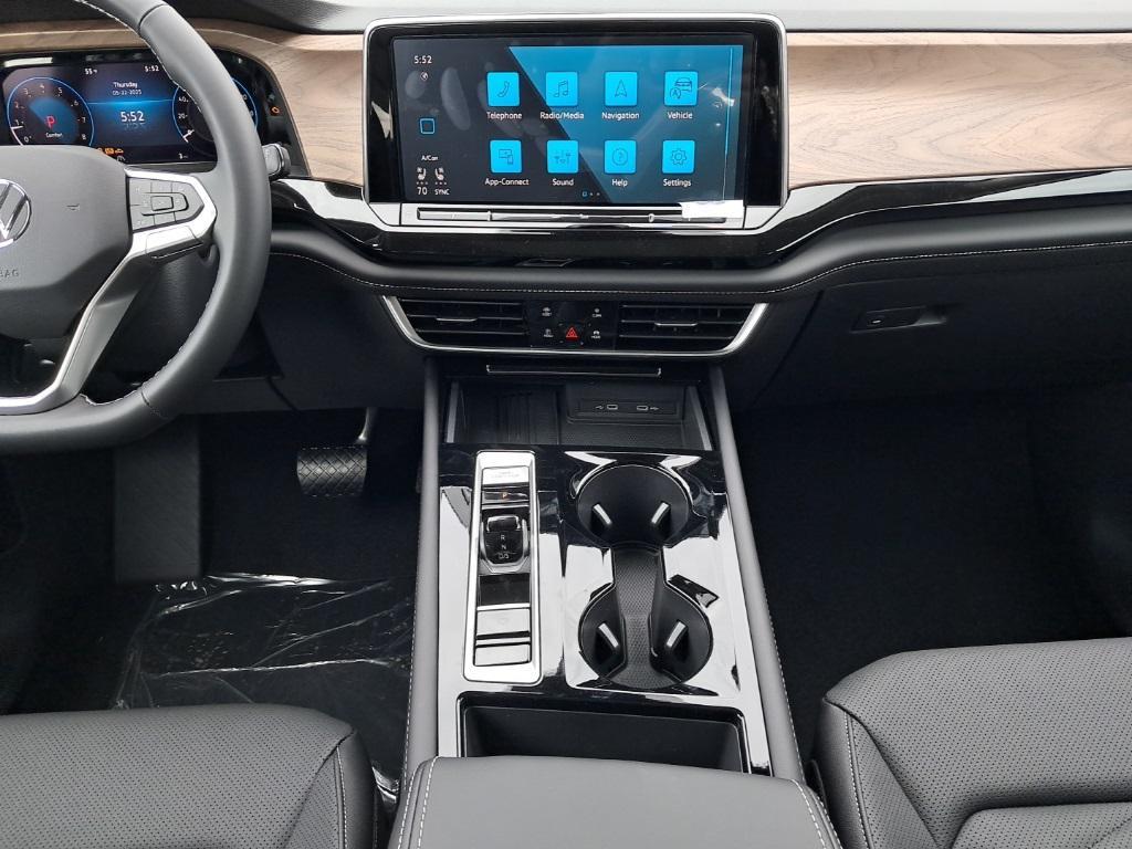 new 2025 Volkswagen Atlas car, priced at $41,648