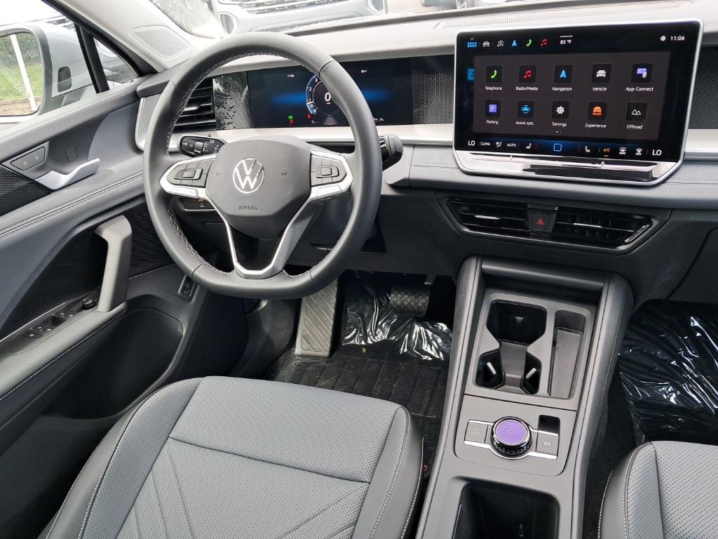 new 2025 Volkswagen Tiguan car, priced at $34,252