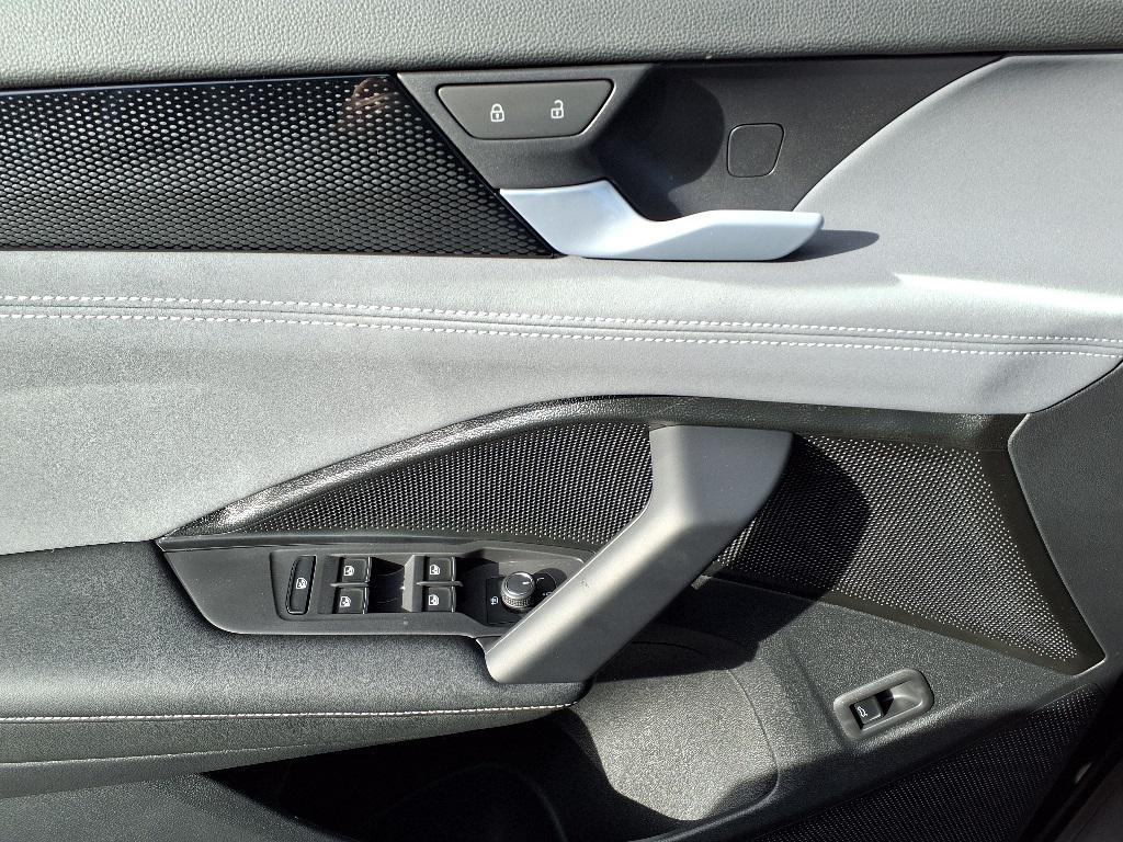 new 2025 Volkswagen Tiguan car, priced at $34,070