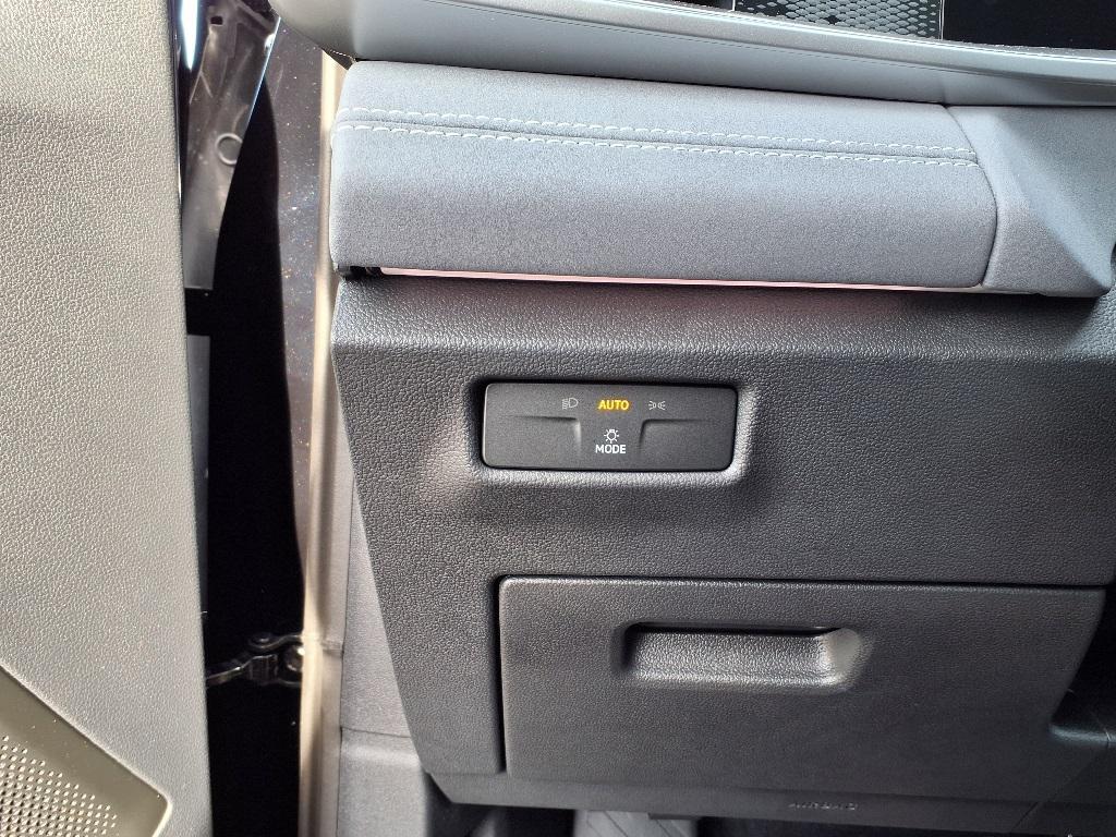 new 2025 Volkswagen Tiguan car, priced at $34,070