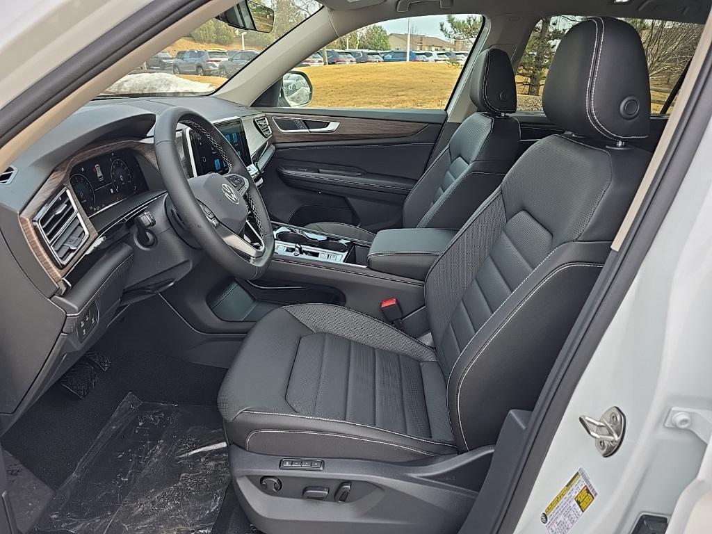 new 2025 Volkswagen Atlas car, priced at $46,009