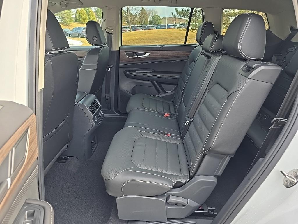 new 2025 Volkswagen Atlas car, priced at $46,009