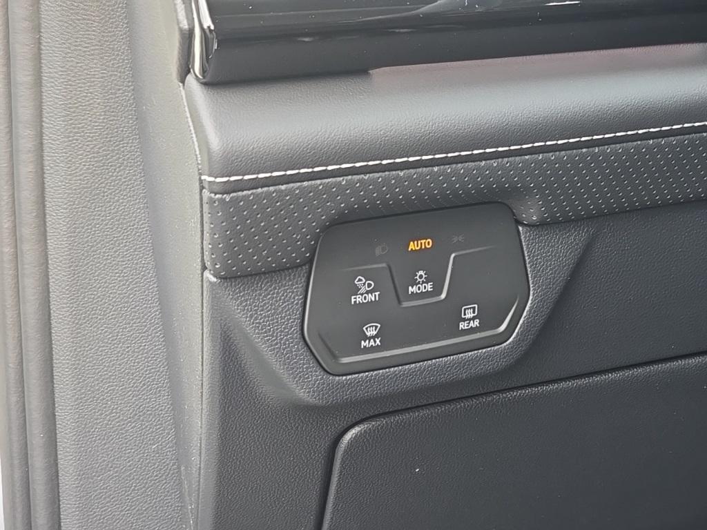 new 2025 Volkswagen Atlas car, priced at $46,009