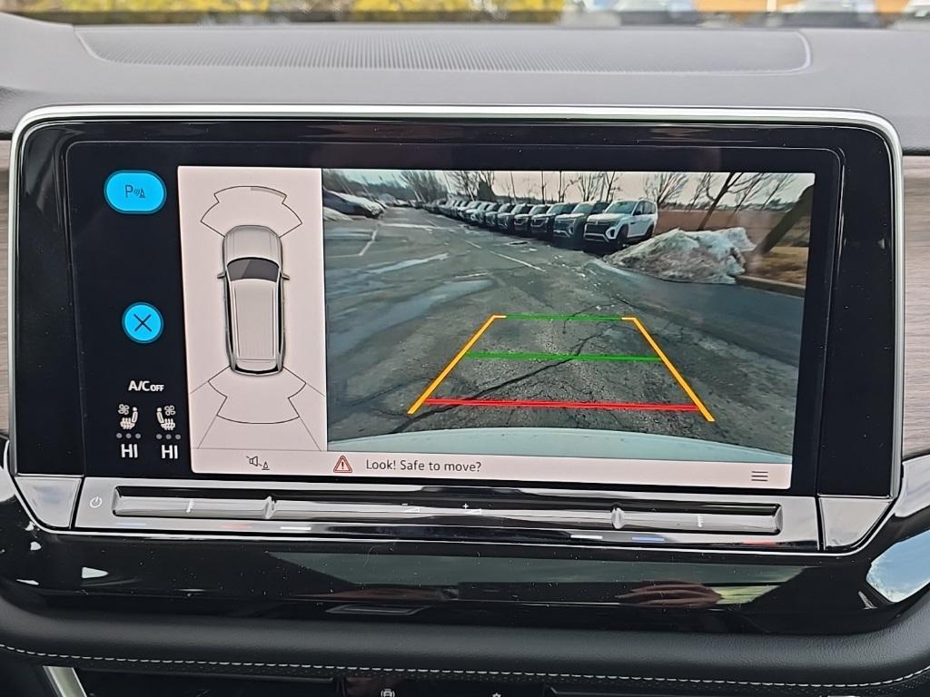 new 2025 Volkswagen Atlas car, priced at $46,009