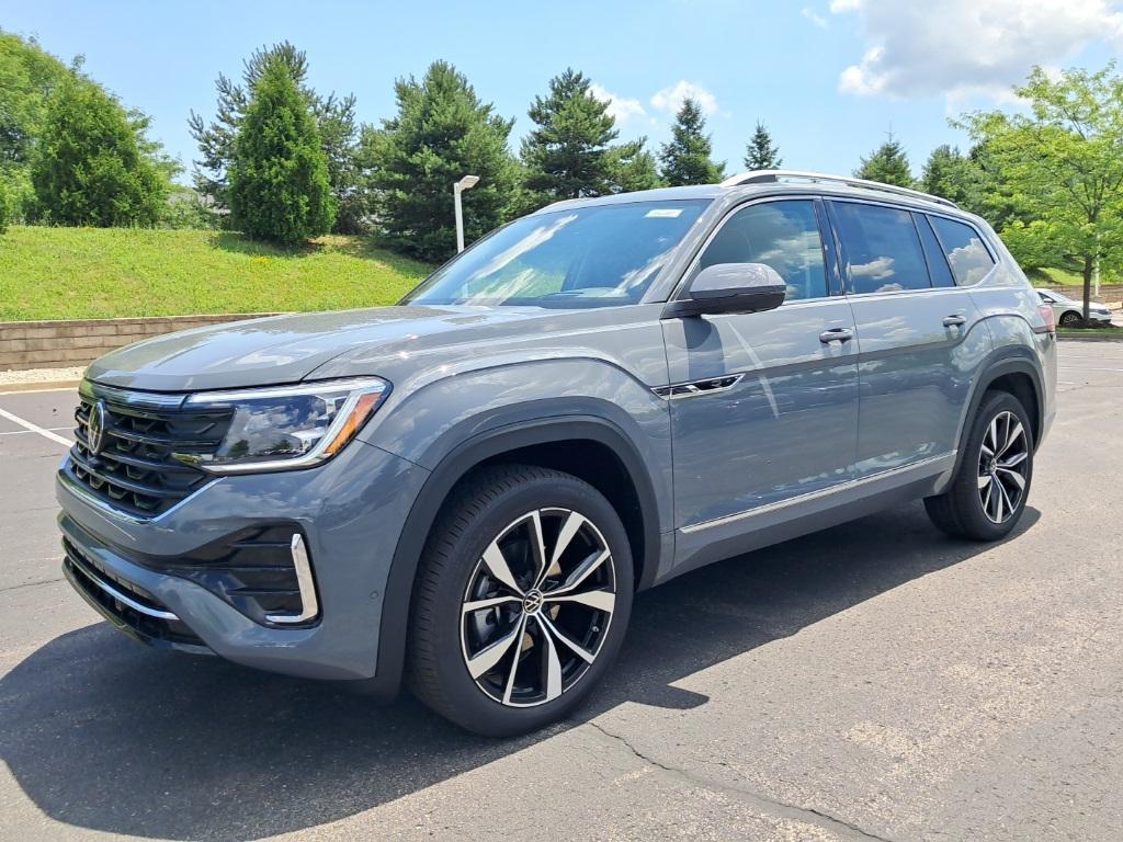 new 2025 Volkswagen Atlas car, priced at $51,077