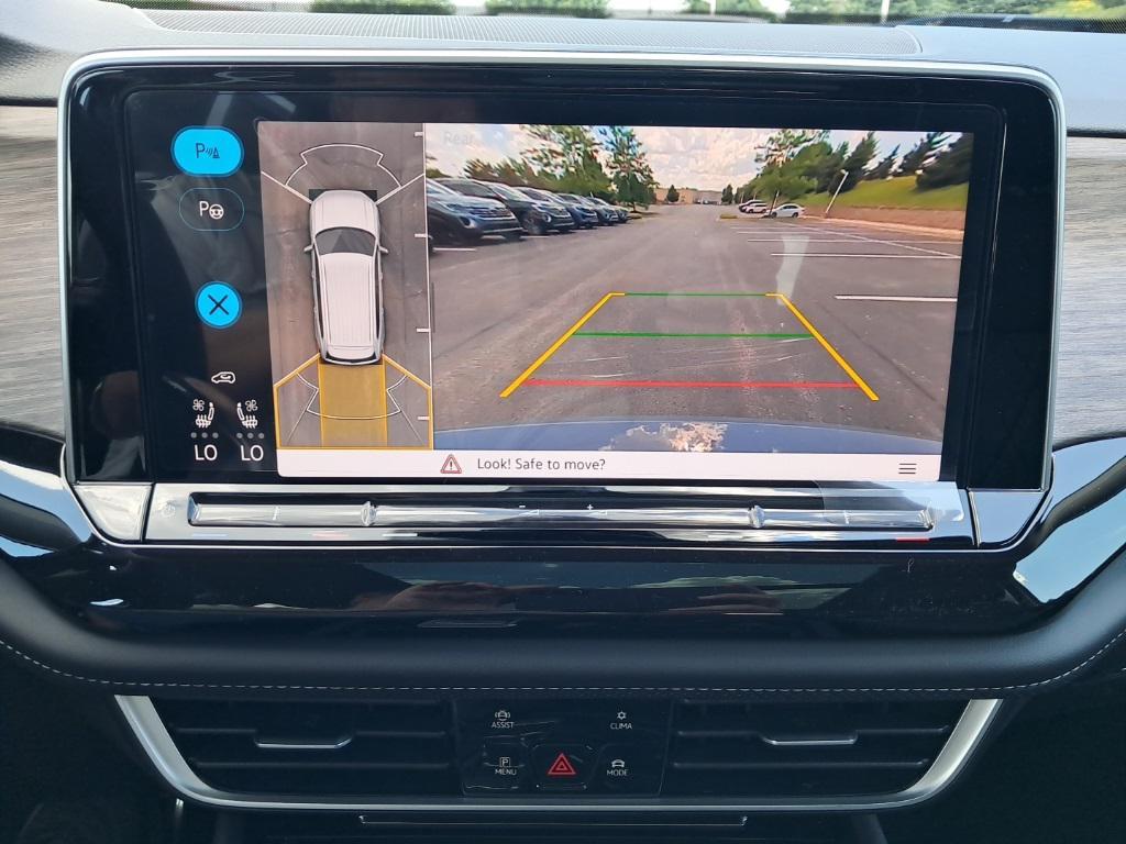 new 2025 Volkswagen Atlas car, priced at $51,077