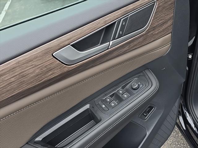 new 2025 Volkswagen Atlas car, priced at $46,572
