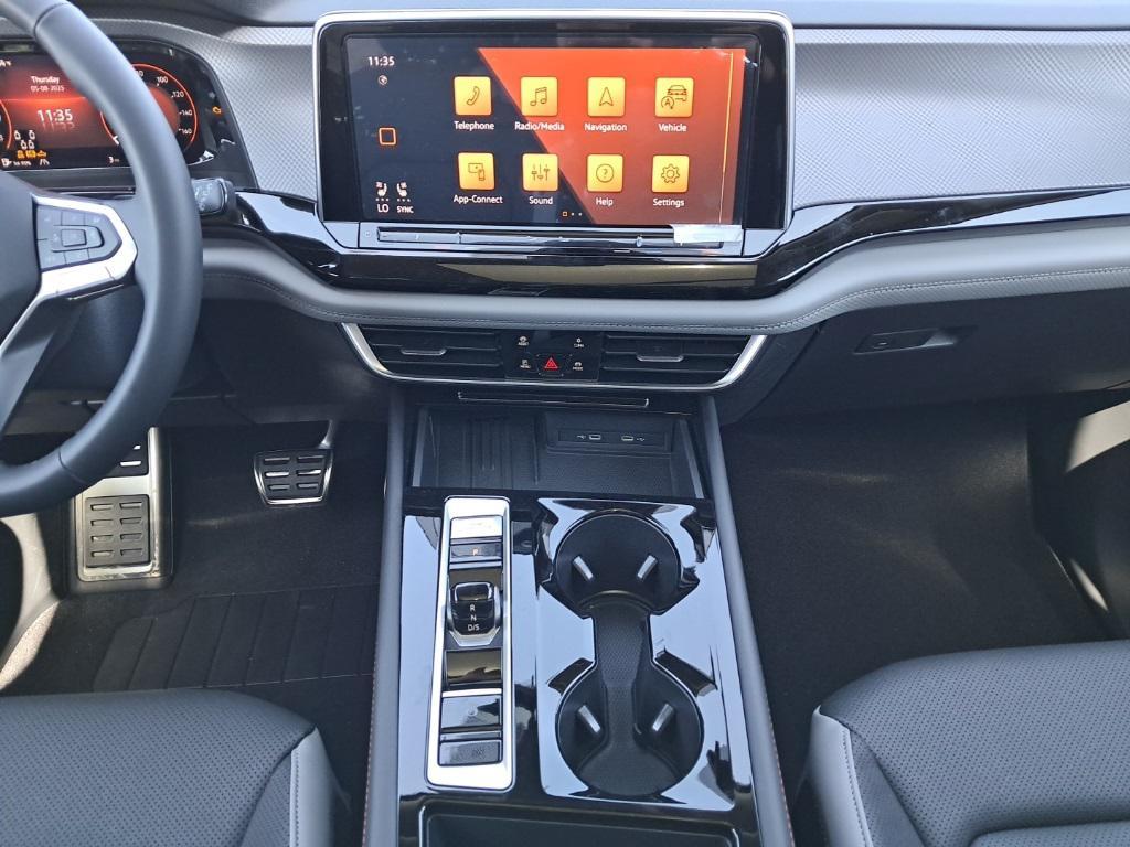 new 2025 Volkswagen Atlas car, priced at $44,189