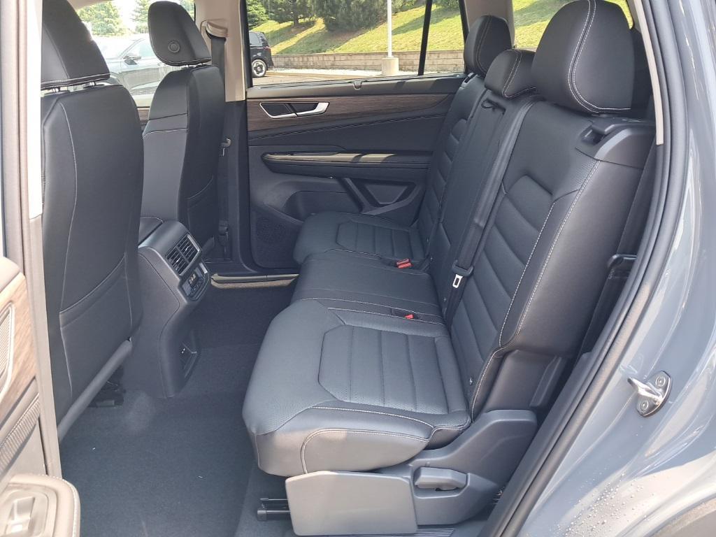 new 2025 Volkswagen Atlas car, priced at $46,009