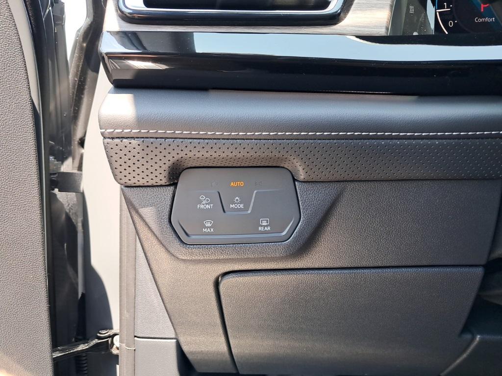 new 2025 Volkswagen Atlas car, priced at $46,009