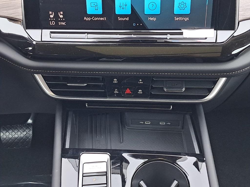 new 2025 Volkswagen Atlas car, priced at $46,009