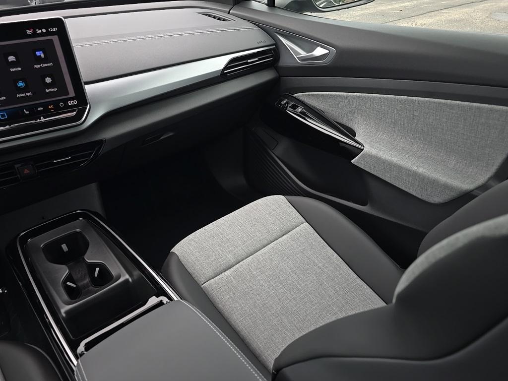 new 2025 Volkswagen ID.4 car, priced at $40,995
