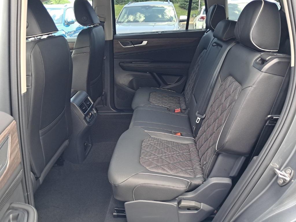 new 2025 Volkswagen Atlas car, priced at $50,411