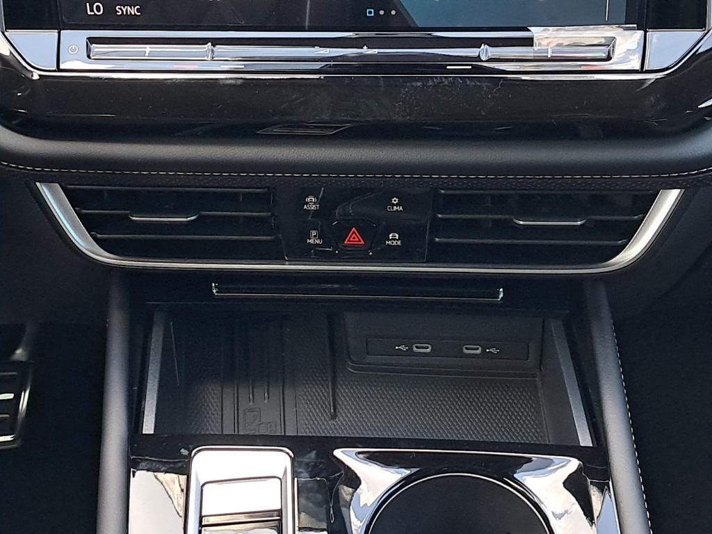 new 2025 Volkswagen Atlas car, priced at $50,411