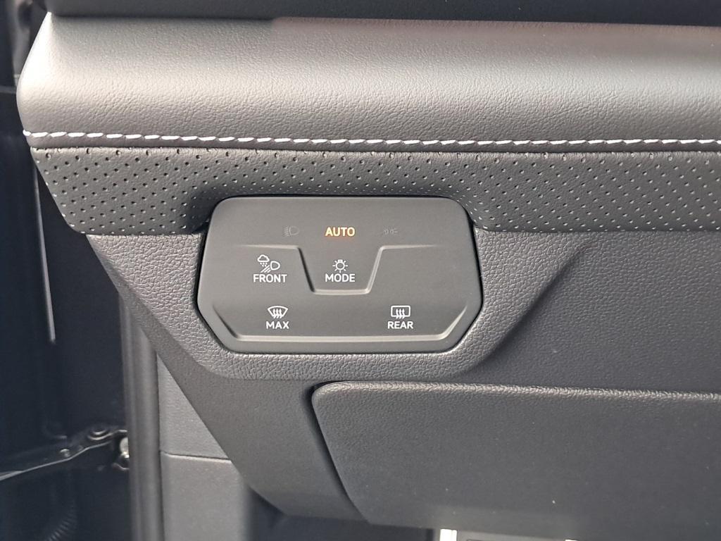 new 2025 Volkswagen Atlas car, priced at $50,411