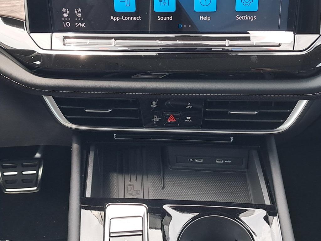 new 2025 Volkswagen Atlas car, priced at $49,827