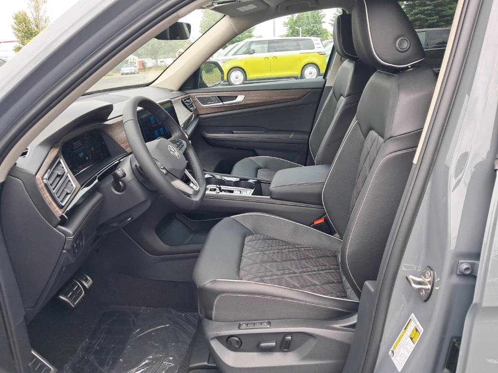 new 2025 Volkswagen Atlas car, priced at $49,827