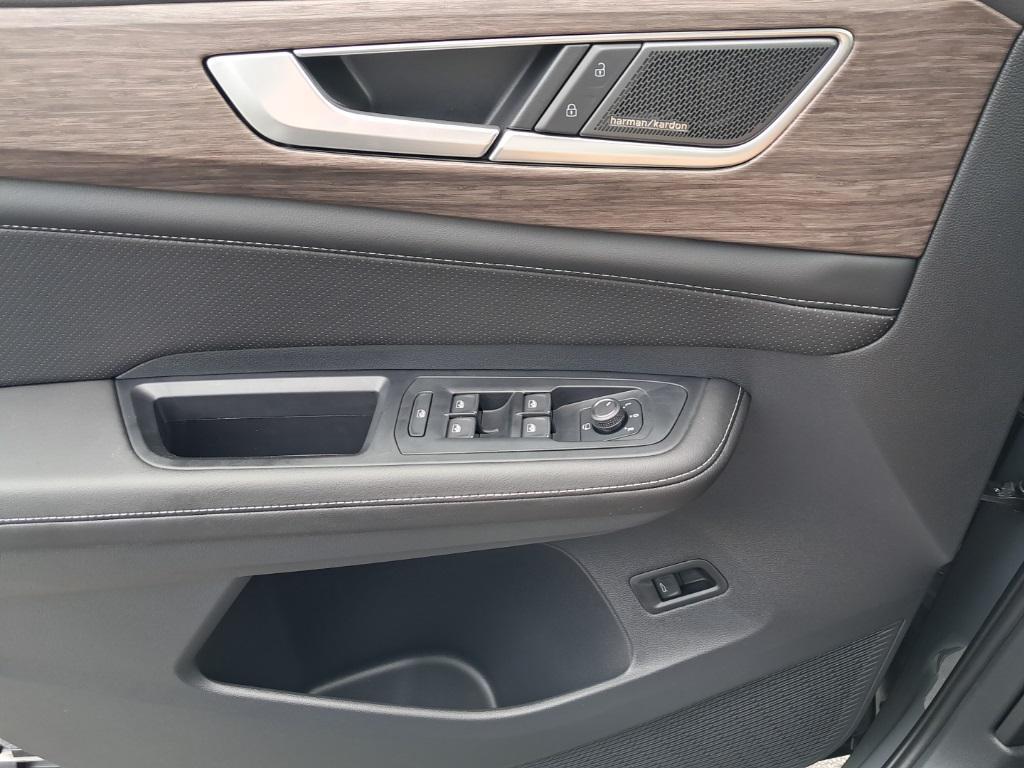 new 2025 Volkswagen Atlas car, priced at $49,827