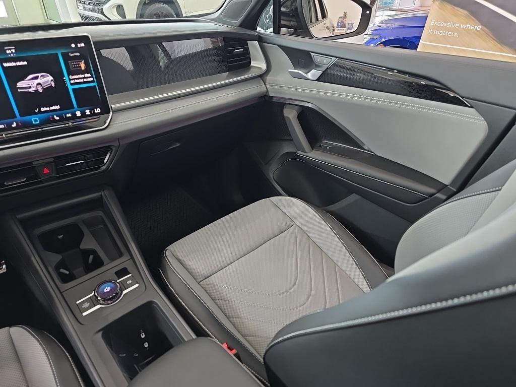new 2025 Volkswagen Tiguan car, priced at $38,105