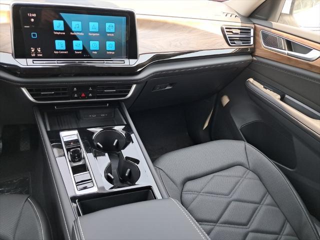 new 2025 Volkswagen Atlas car, priced at $44,104