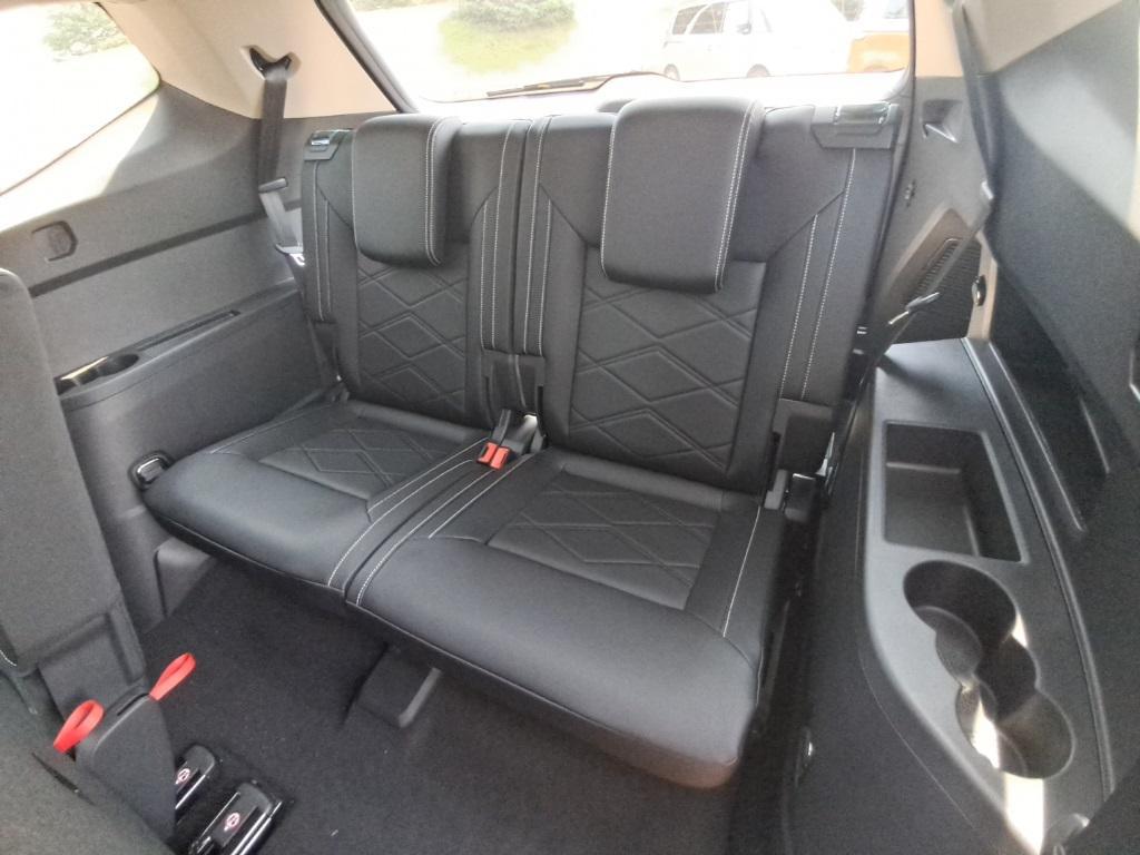 new 2025 Volkswagen Atlas car, priced at $41,604