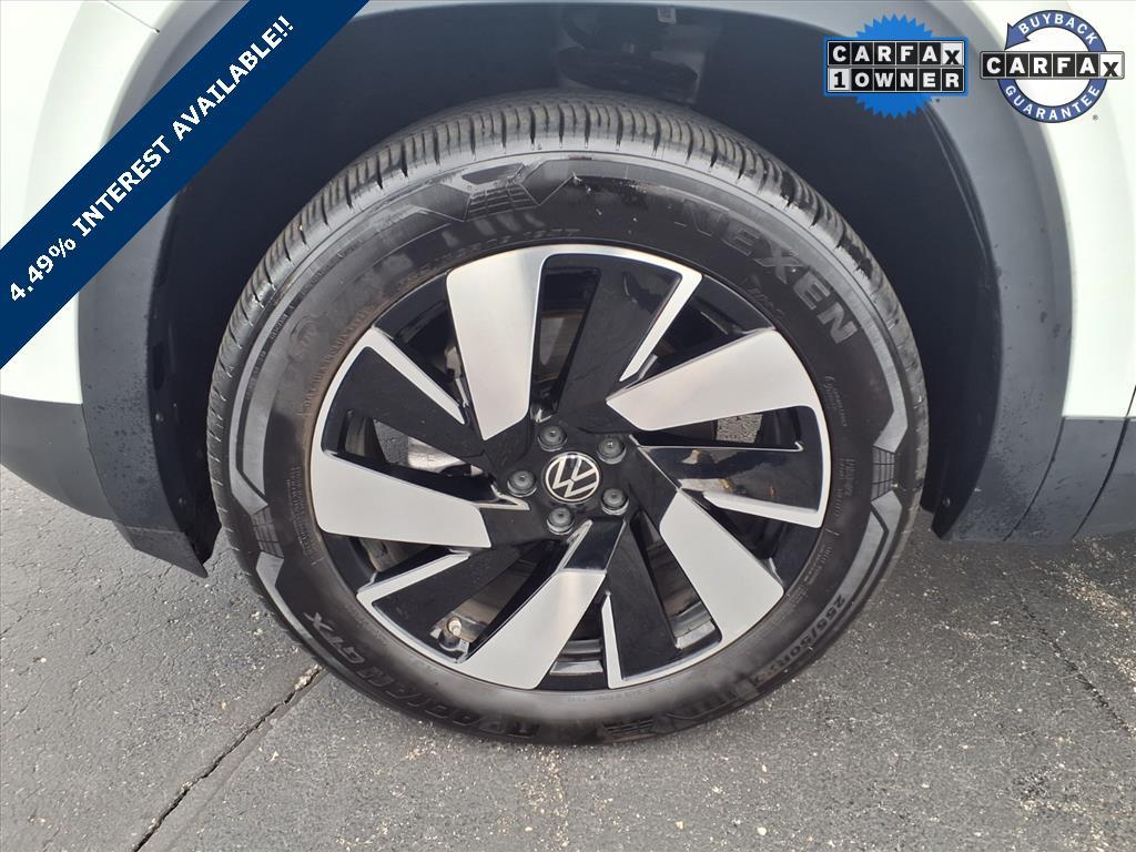 used 2025 Volkswagen Atlas Cross Sport car, priced at $34,999