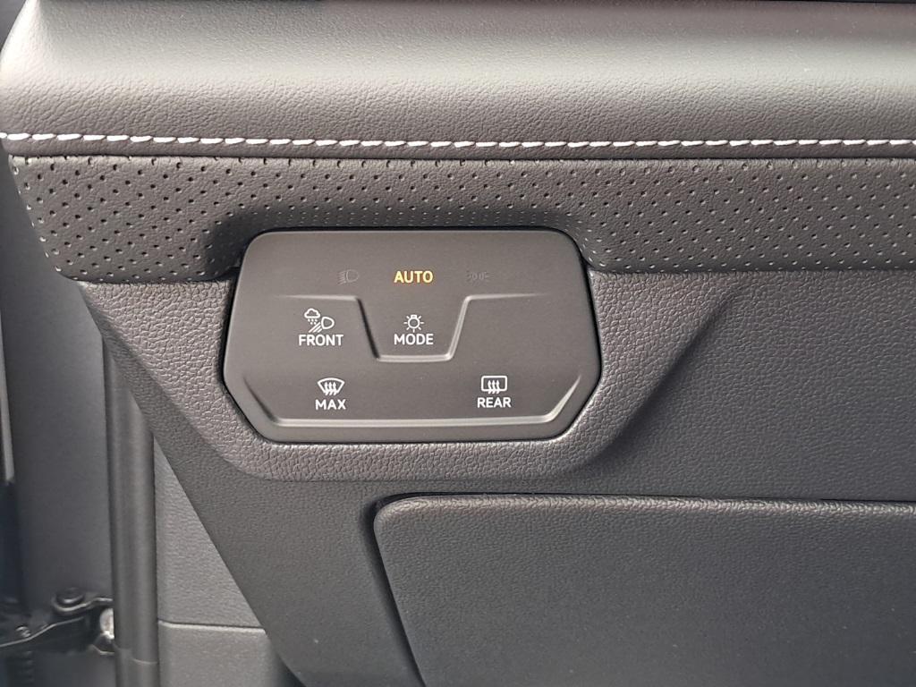new 2025 Volkswagen Atlas car, priced at $49,390